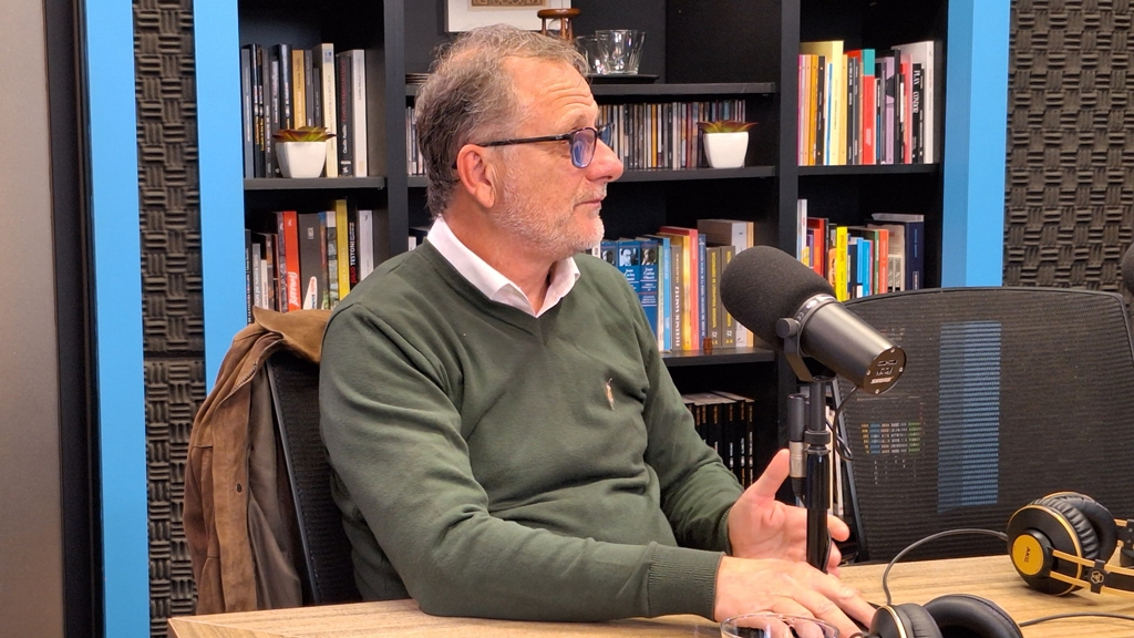 Bruno Gili en el estudio de En Perspectiva. / Foto: En Perspectiva.
