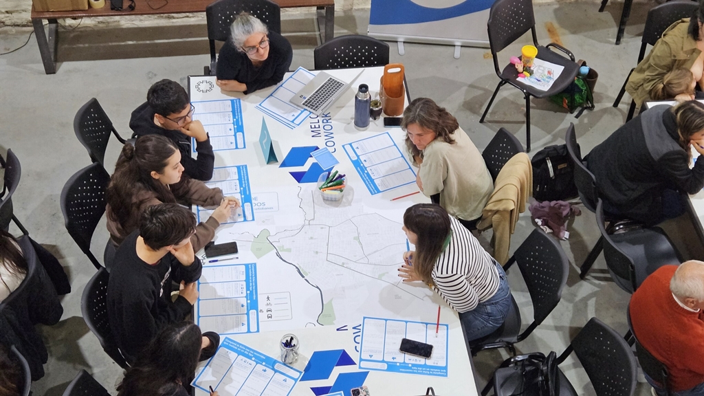 Estudiantes de la UTEC desarrollan app para vecinos de Melo que unifica la participación ciudadana con tecnología
