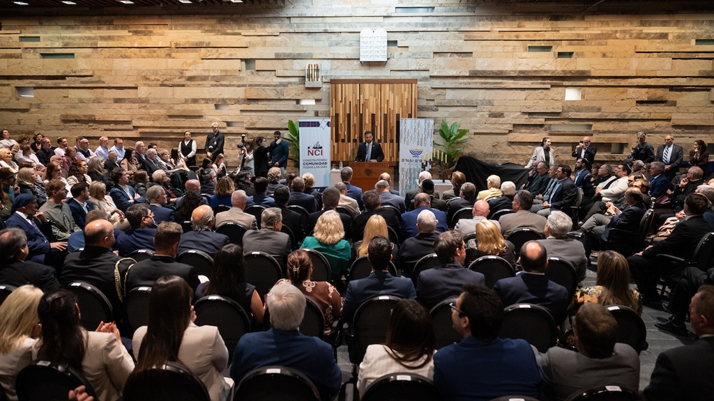 Celebración de la Noche de los cristales rotos, realizado en la Nueva Congregación Israelita de Montevideo, organizado por la B´nai B´rith Uruguay. Foto: Santiago Mazzarovich / adhocFOTOS