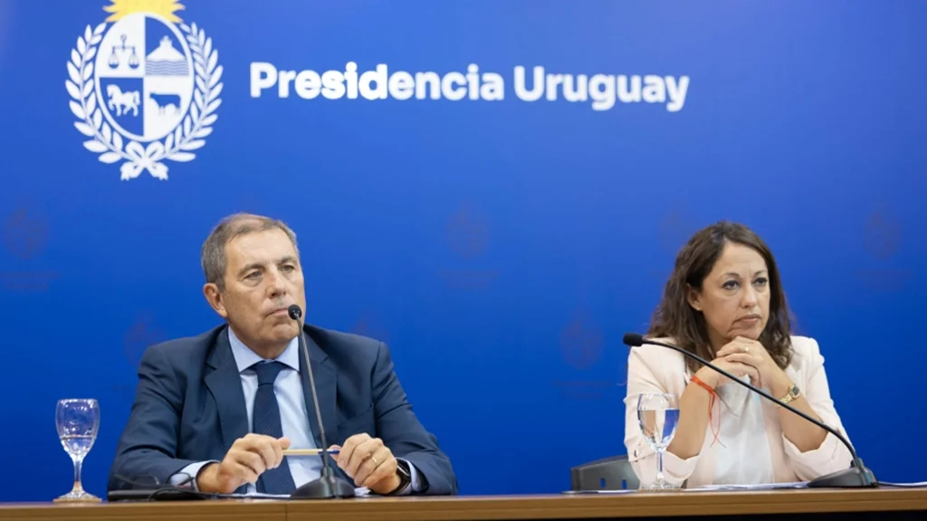 Ministros de Industria, Energía y Minería, Fernanda Cardona y de Economía y Finanzas, Gabriel Oddone. Foto: Presidencia